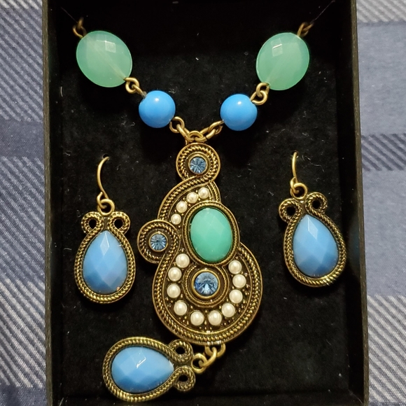 N/A Jewelry - BG Necklace & Earring Set